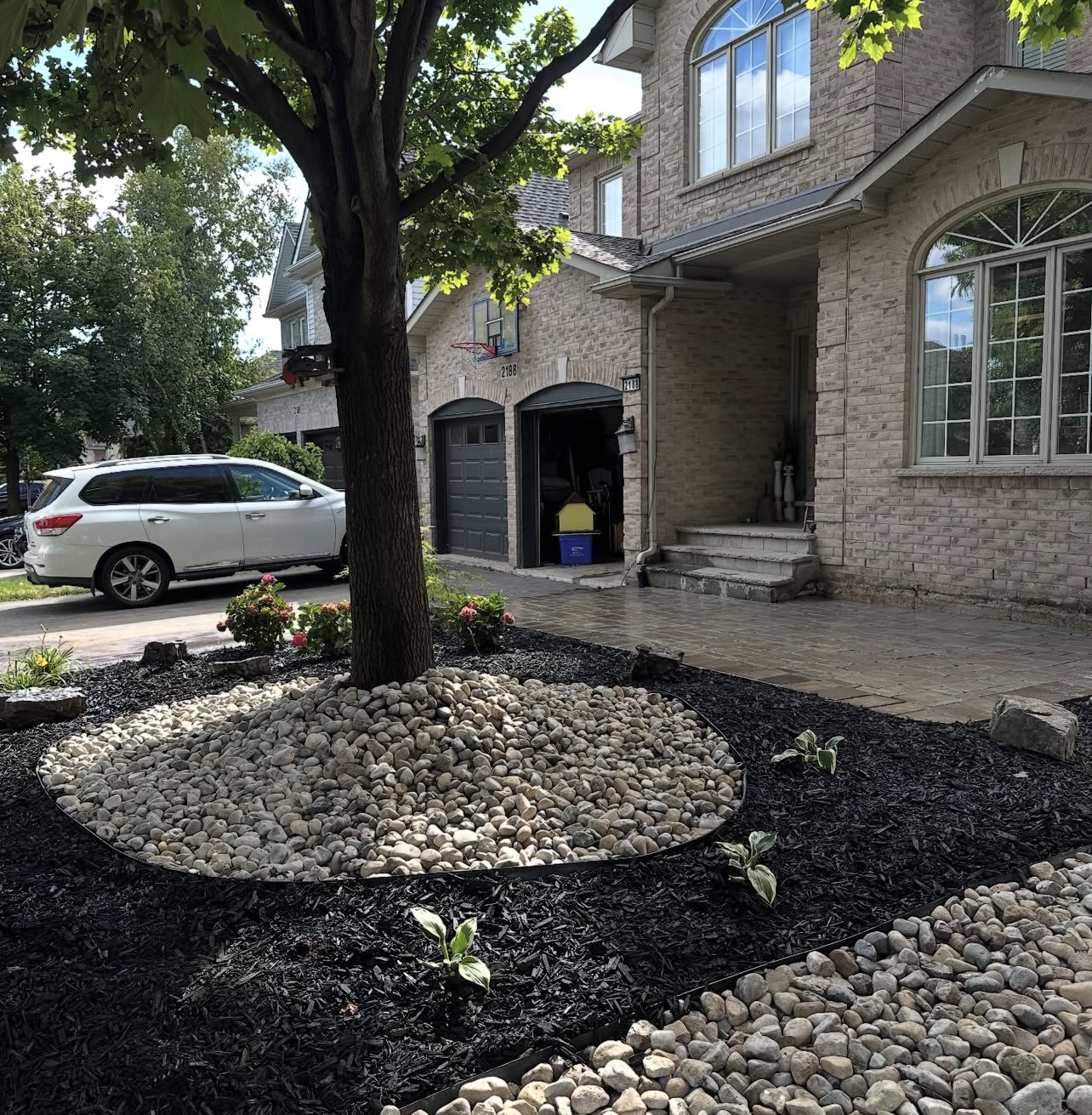 Front Yard River-Rock & Mulch Bed