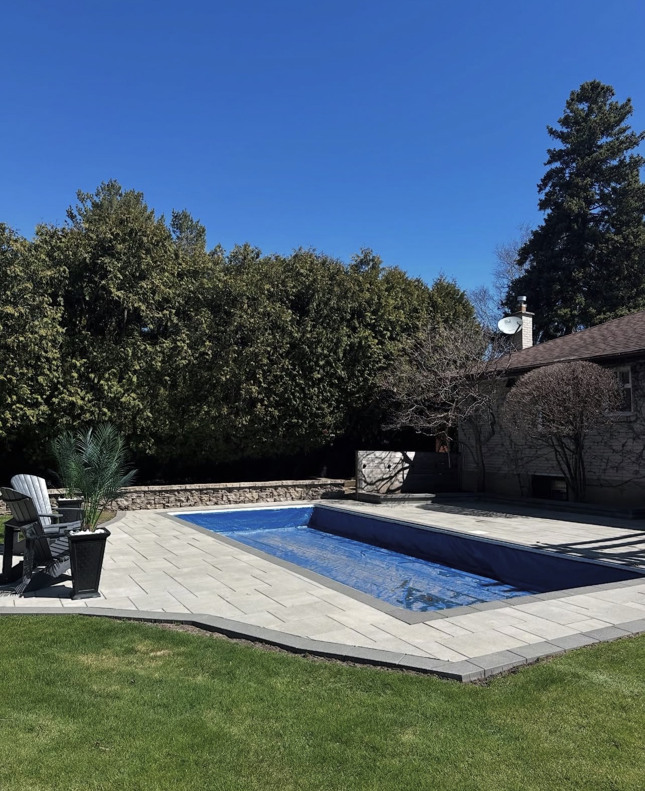 Poolside Paver Deck & Wall
